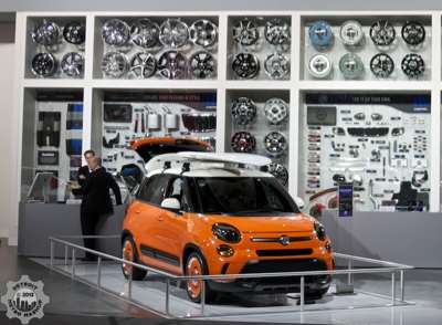 Fiat booth showing customization options and a Fiat 500L